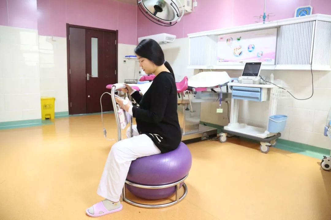 新泰市中医医院产房新进温柔助手,让产妇顺产更轻松