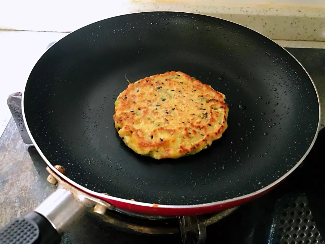 豆腐鸡蛋饼,简单方便,很适合你哦!