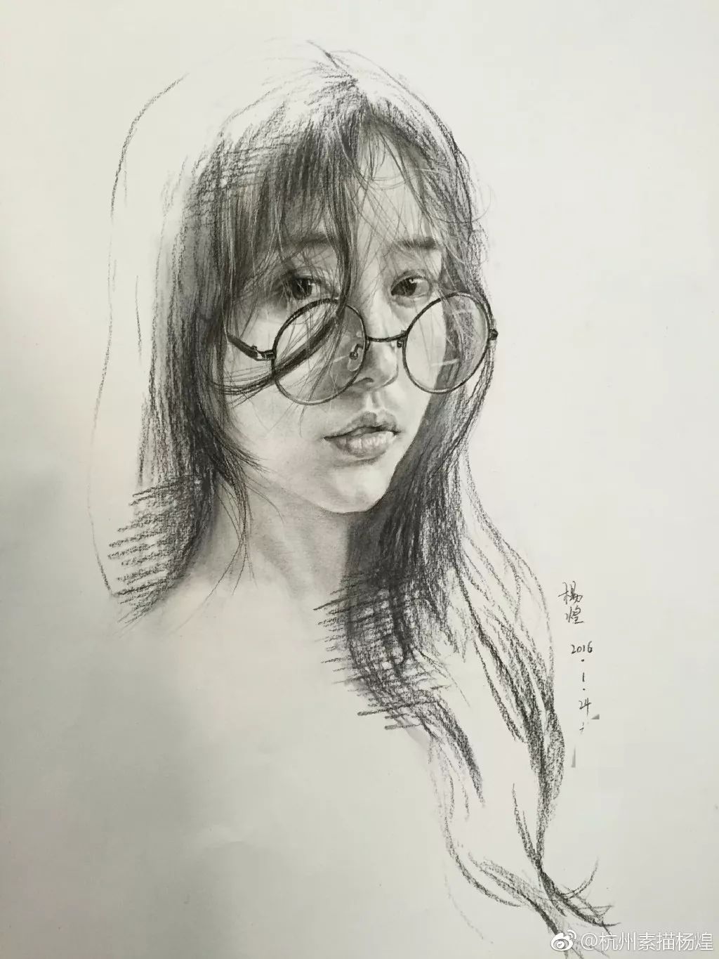 看完他的人物素描我把自己的畫燒了