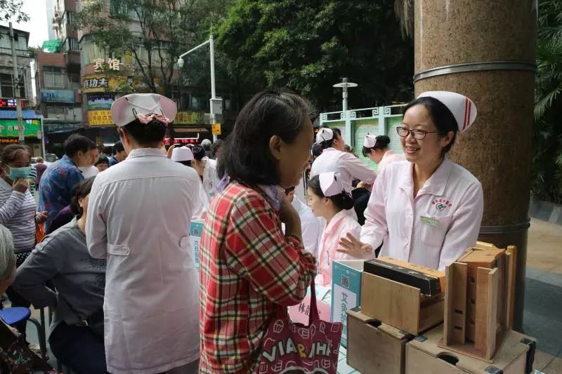 中醫藥學會會長,廣東省中醫院名譽院長呂玉波,廣東省中醫院院長陳達燦