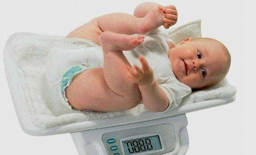 为什么宝宝一出生就要称体重呢？