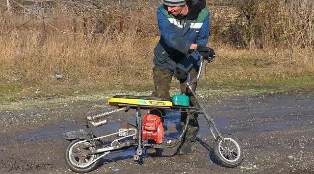 乌克兰版耿哥,用链锯和轮椅造了辆摩托车