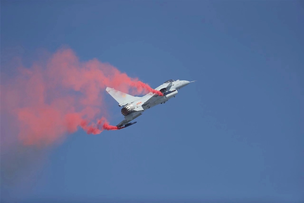 空军专家解密战机过失速机动 对近距空战意义重大