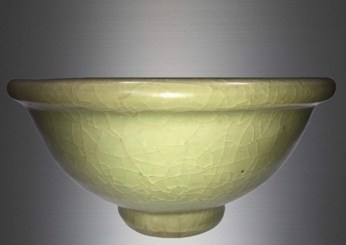 明代龙泉窑花卉碗已收藏于苏州观古文物有限公司可供鉴赏