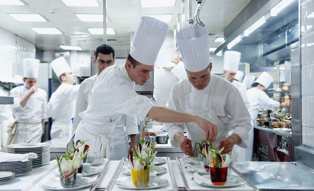法国保罗博古斯酒店与厨艺学院厨艺界的殿堂学院