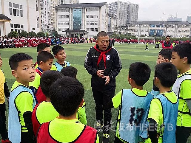 (谭友兵摄)没错,这些比赛和活动都在恩施举行大家最近上街要睁大眼睛