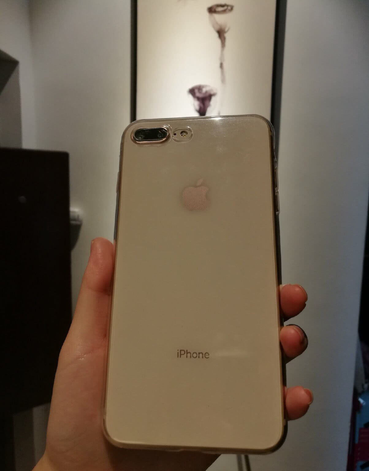 网友贪便宜在朋友圈买iphone8plus用了一个月才知道真相