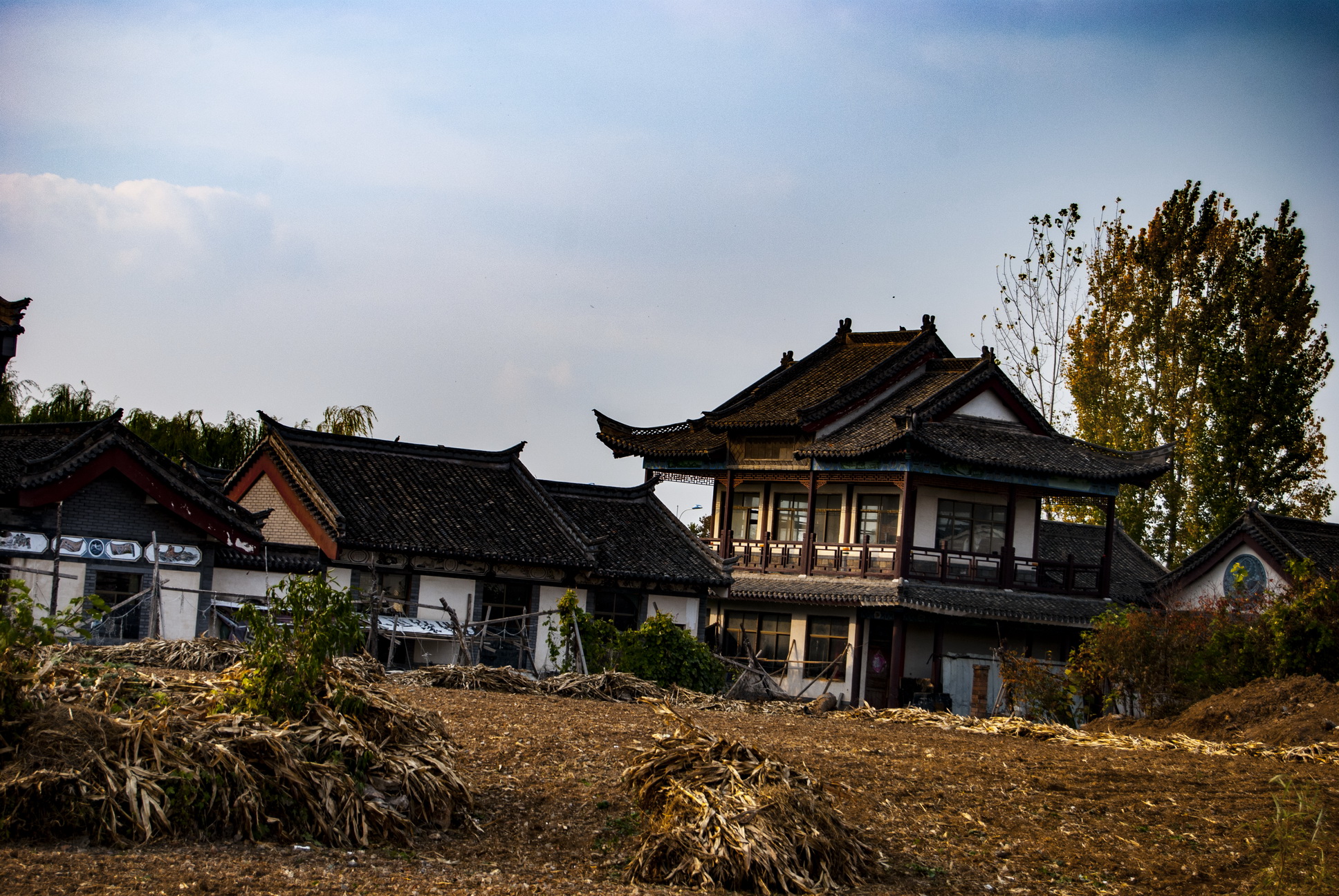 走进徐州市后花园汉王镇的丁塘村,鱼塘变成了公园