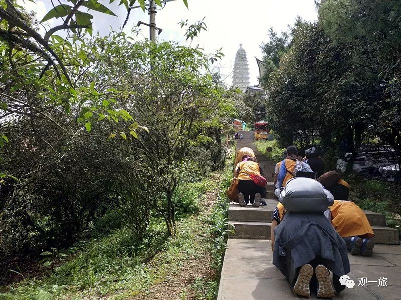 鸡足山报恩寺出家图片