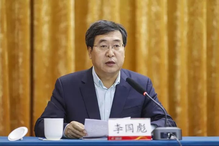 郭保民在主持会议时强调,晋能集团领导班子要认真学习领会王一新副