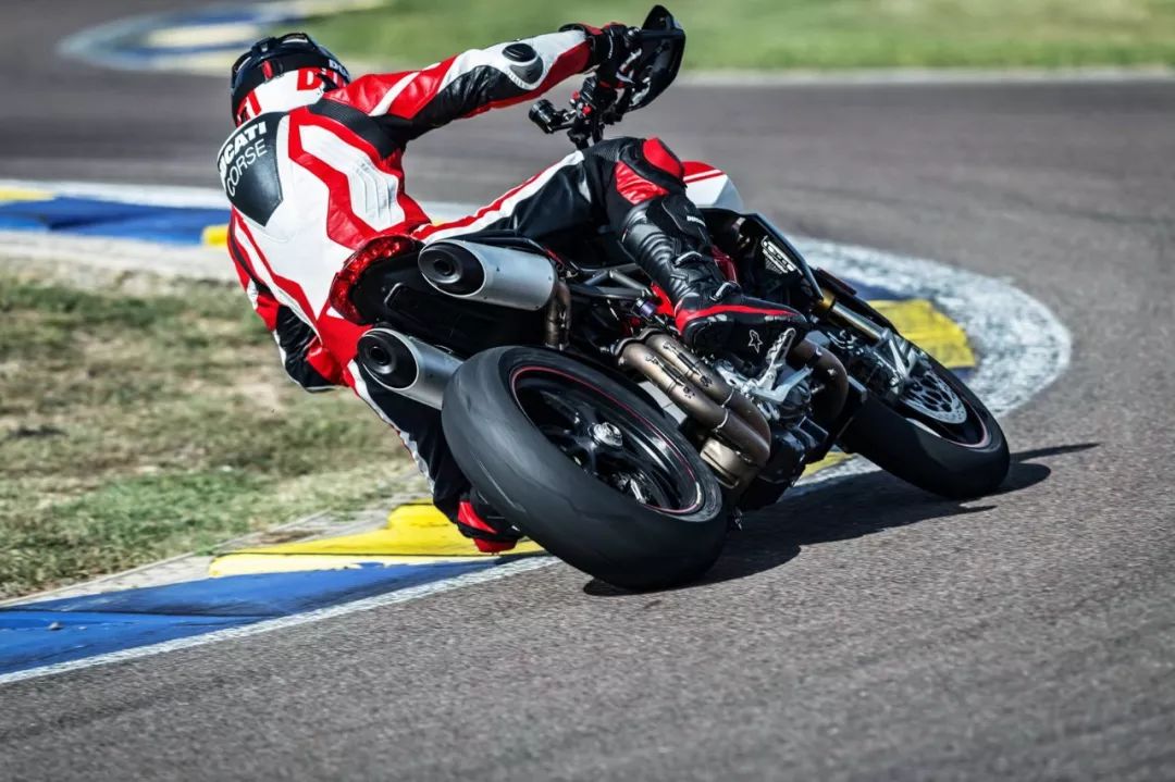 動態圖集杜卡迪2019hypermotard950sp駭客