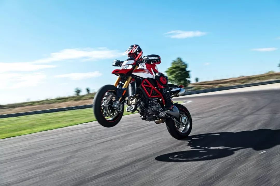 動態圖集杜卡迪2019hypermotard950sp駭客