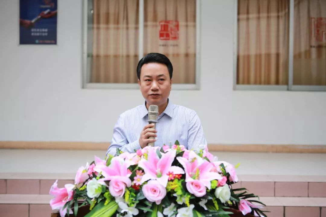 普宁二中实验学校校长图片