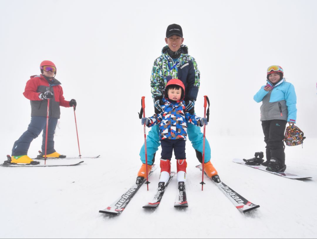 今年冬至去南天湖国际滑雪场!首届冰雪运动季等你来参与