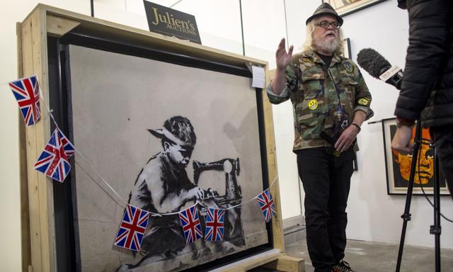 相信各位對於 banksy 這位藝術家的名字並不陌生,早前其自毀作品