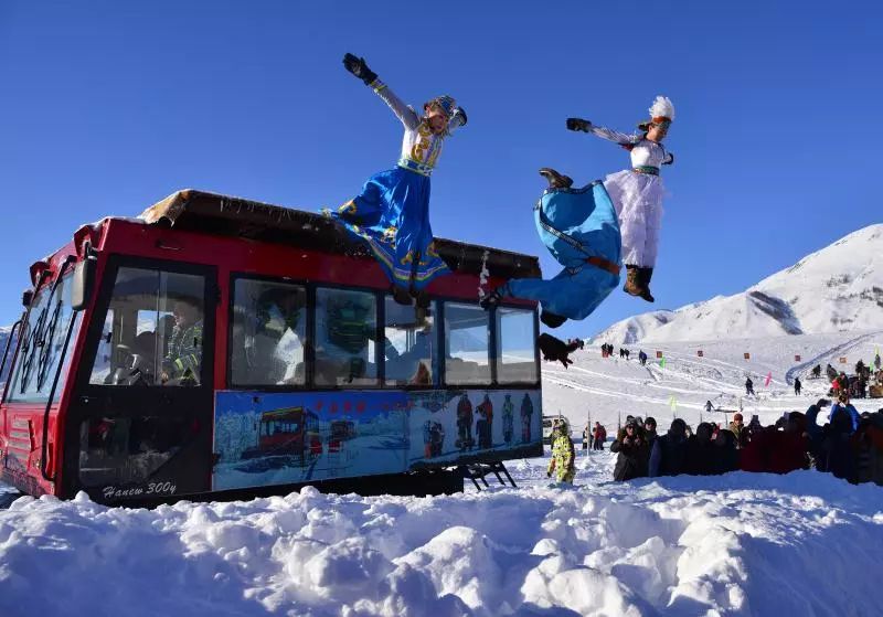 冰雪里的喀纳斯,很美!那才是你要的冬季旅行!_禾木村