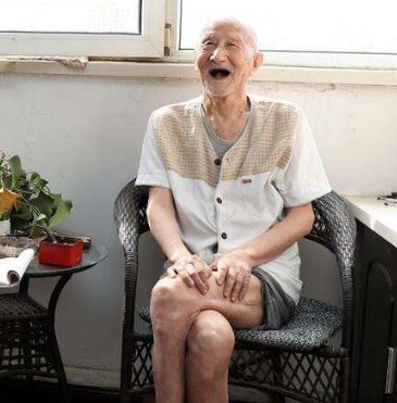 拿出85張存摺的96歲河北老人:我走後把骨灰撒進運河裡!