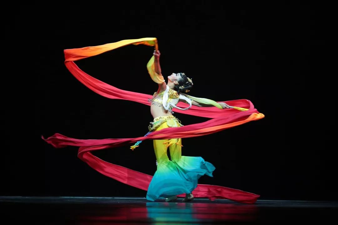 演员:2015级表演专业 耿甄妮演出单位:北京舞蹈学院中国古典舞系编导