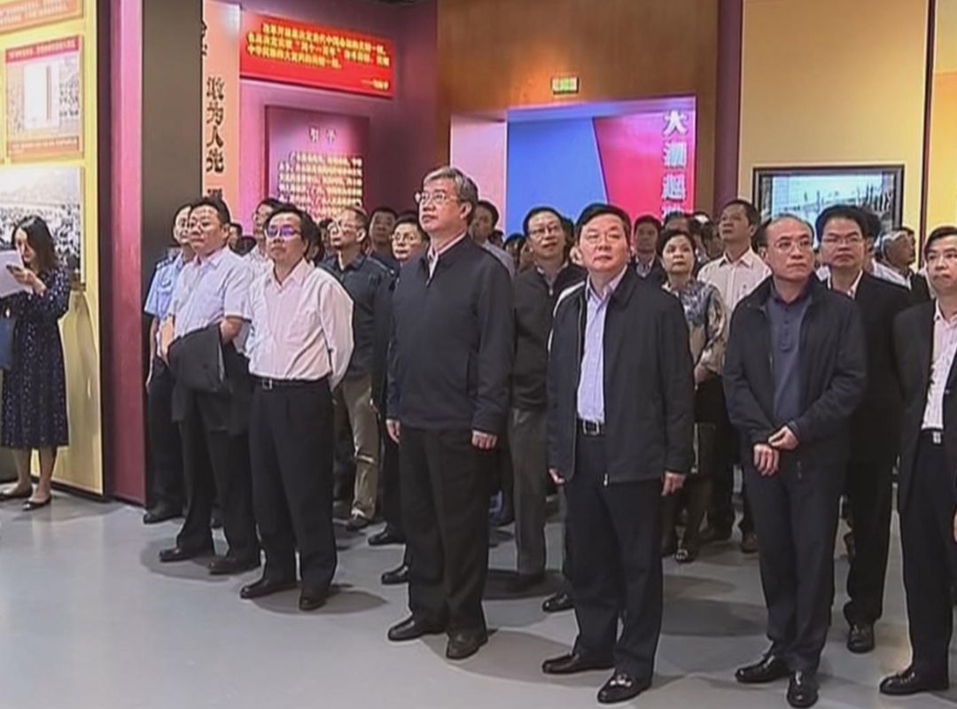 鲁毅朱伟率队赴深圳参观大潮起珠江广东改革开放40周年展览