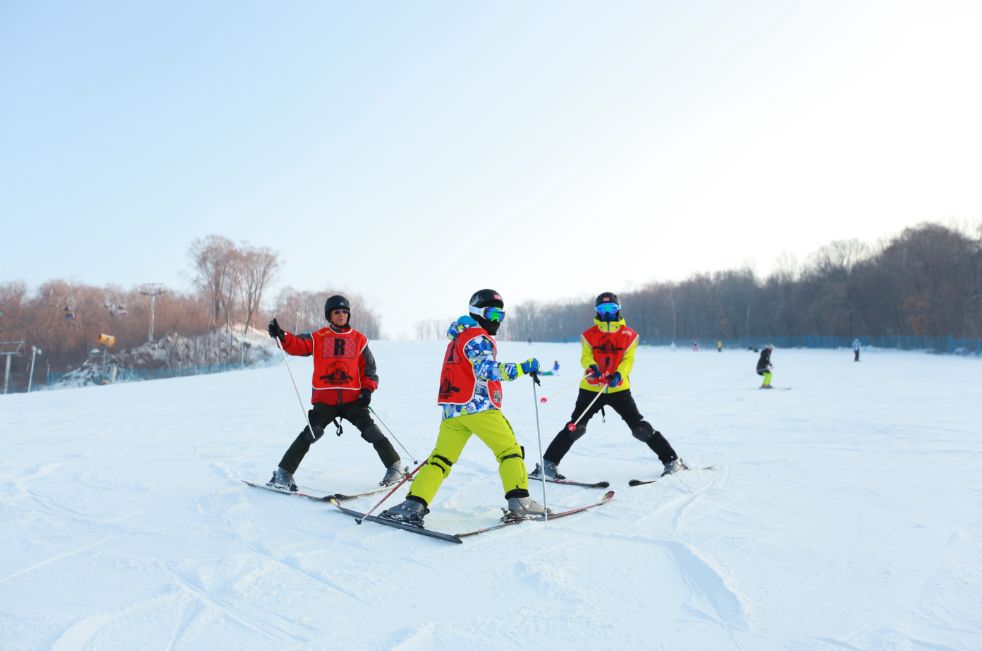 這些能盡情撒歡兒的玩雪勝地_滑雪