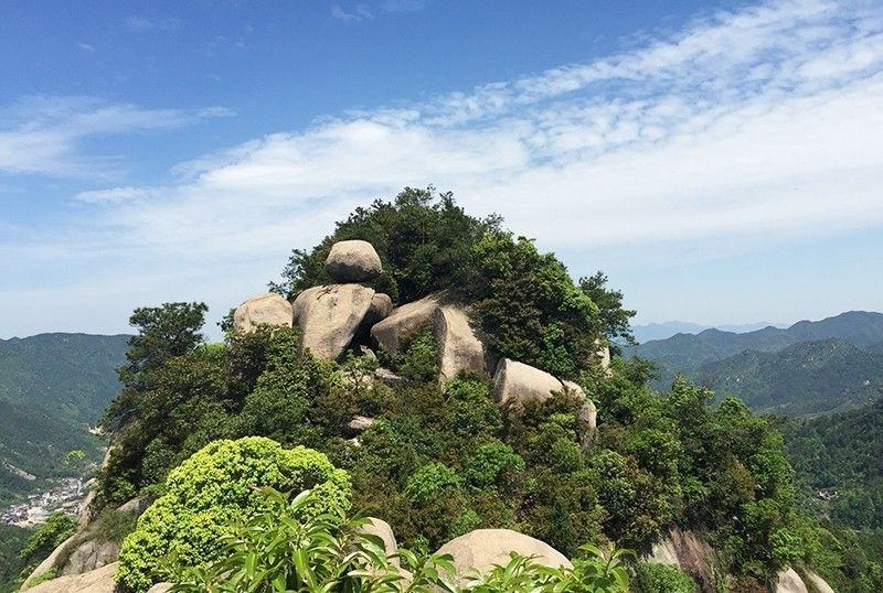 徒步去這座驢友們偏愛的浙東小黃山等你來征服