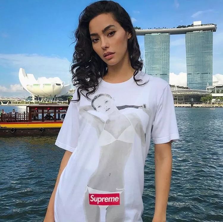 supreme kate moss人像印花tee.