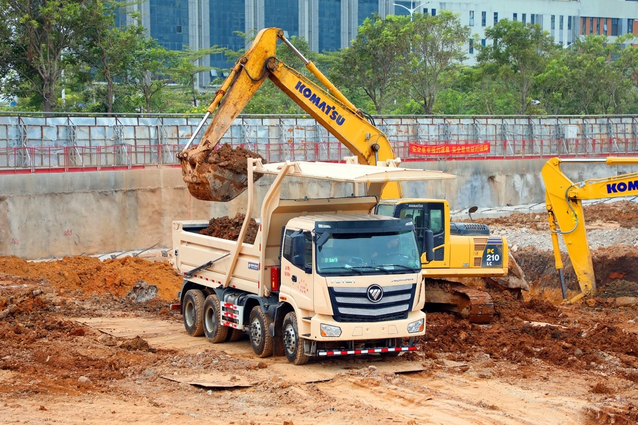 拒绝渣土车乱象体验欧曼全新智能渣土车