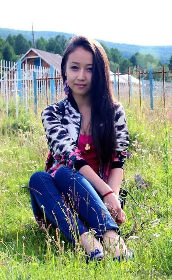 蒙古佳丽超漂亮的蒙古女孩优雅大方而美丽