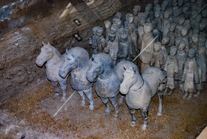 1/ 12 狮子山楚王陵坐落于徐州市狮子山,兵马俑的发现也纯属偶然,1984