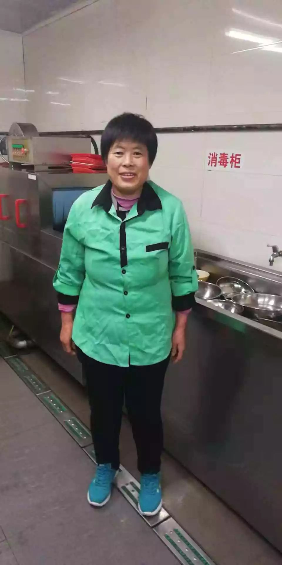 但,他们并不平凡 姓名:胡素兰 门店:孟营店美食城 拾金不昧