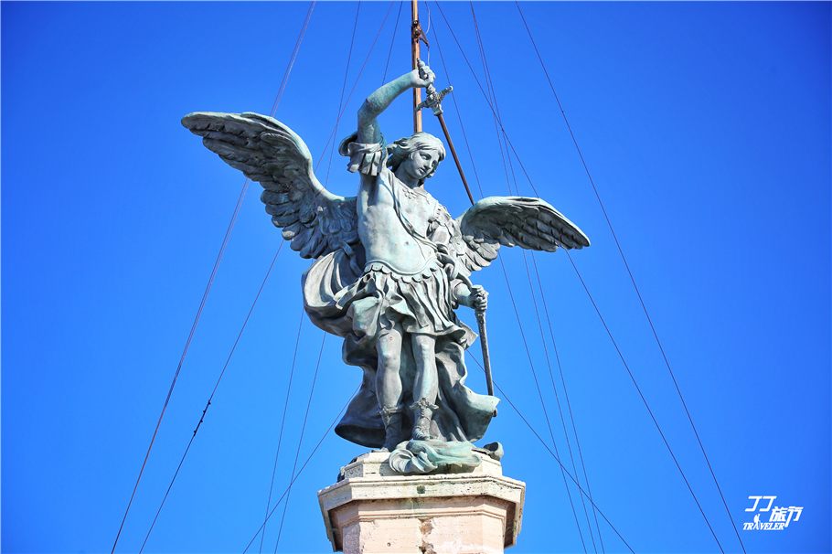 天使雕像米开朗琪罗图片