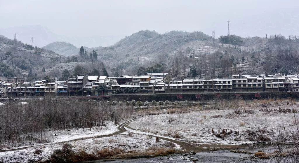 彭州太阳湾雪景图片