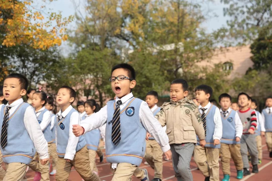 唱国歌铸队魂湖北省武昌实验小学唱国歌队列比赛小记