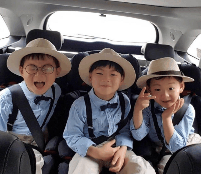 韩国明星三胞胎图片