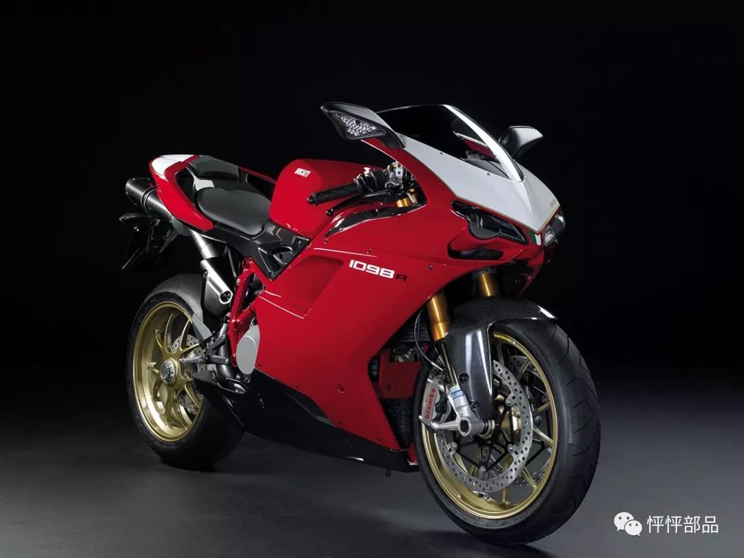 杜卡迪超跑進化史——從916到panigale v4 s