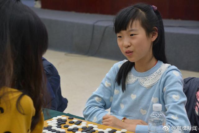 吴依铭:女子名人战最小棋手 喜欢看书最爱於之莹