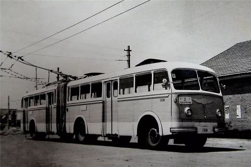 改革开放40年见证南京公交的变化