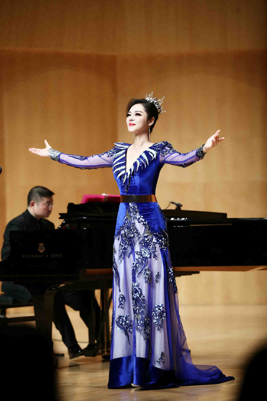 刘婕及表演嘉宾现场演绎涵盖古典艺术歌曲,电视剧经典主题曲,民歌