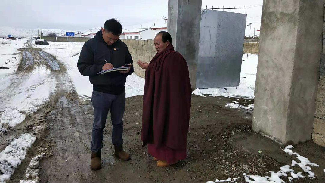 贾洛镇开展寺庙经师走访谈心谈话活动