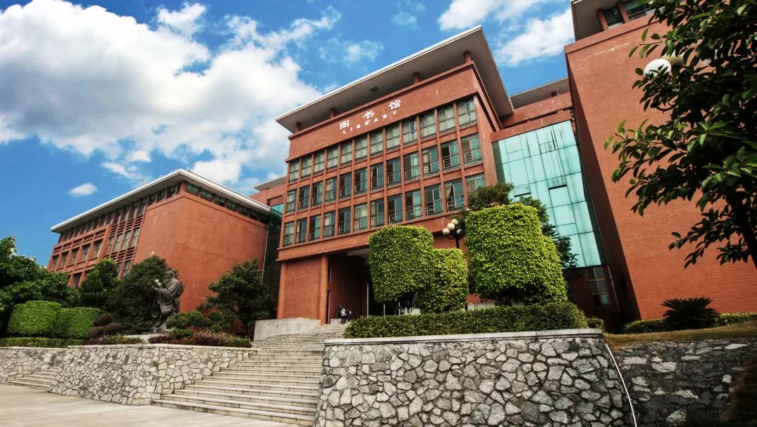 2,广东工业大学华立学院是二本院校广东工业大学华立学院建于1999年