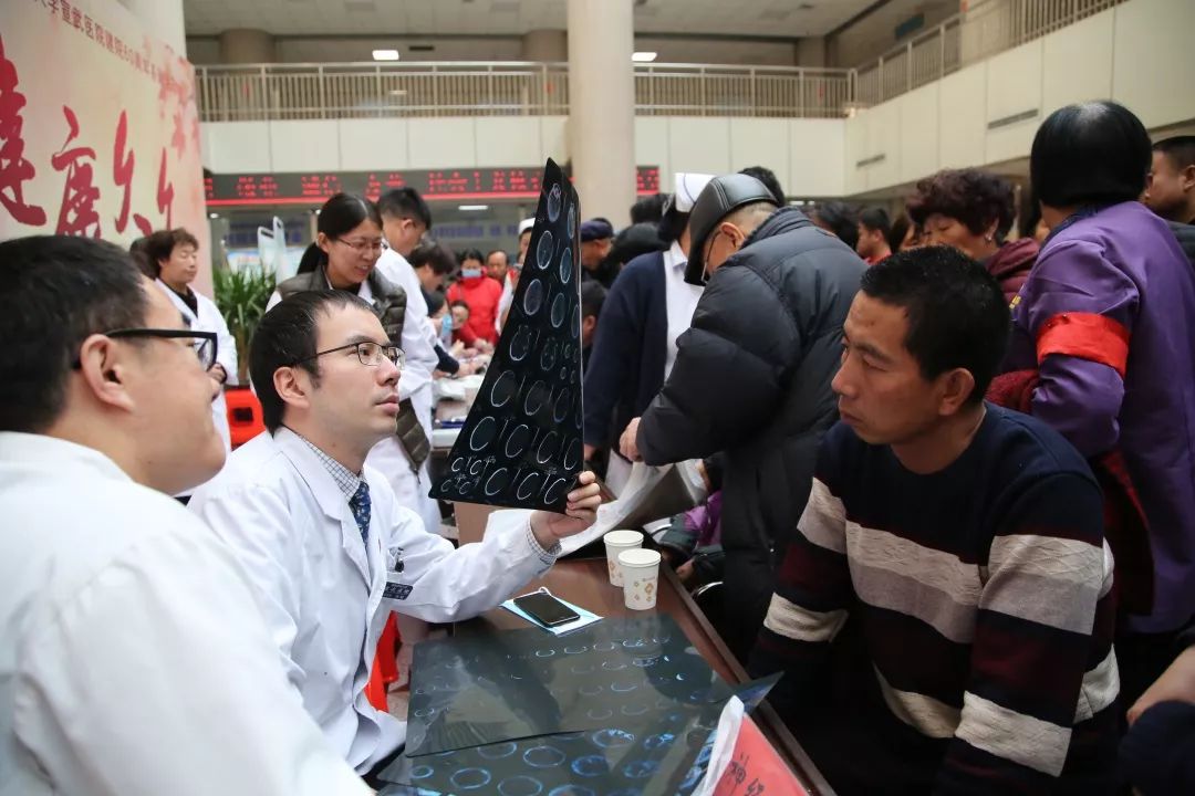 當日,在簽約儀式舉行前,首都醫科大學宣武醫院兒科主任戚小紅,神經