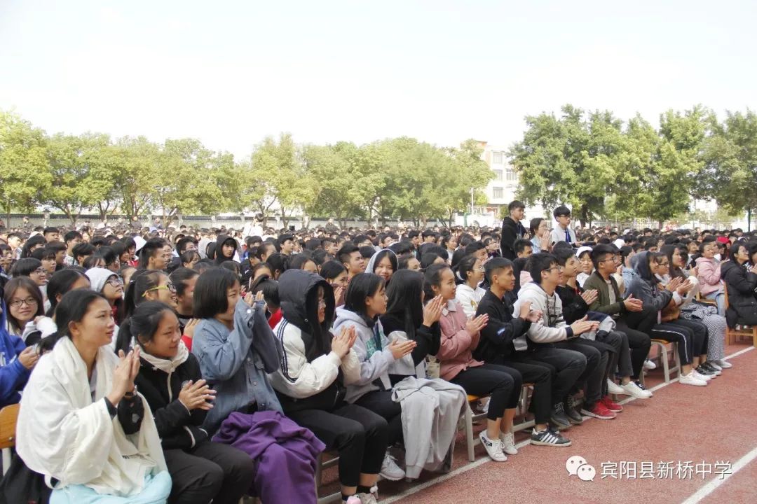 我的中醫之路與養生之道賓陽縣新橋中學校友韋貴康應邀回校開展講座