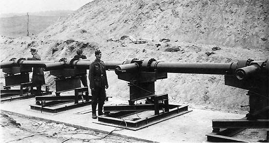 在二战时研发大量威力巨大武器,其中一大炮射程最远达88公里
