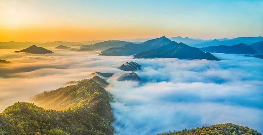 霍山屋脊山图片