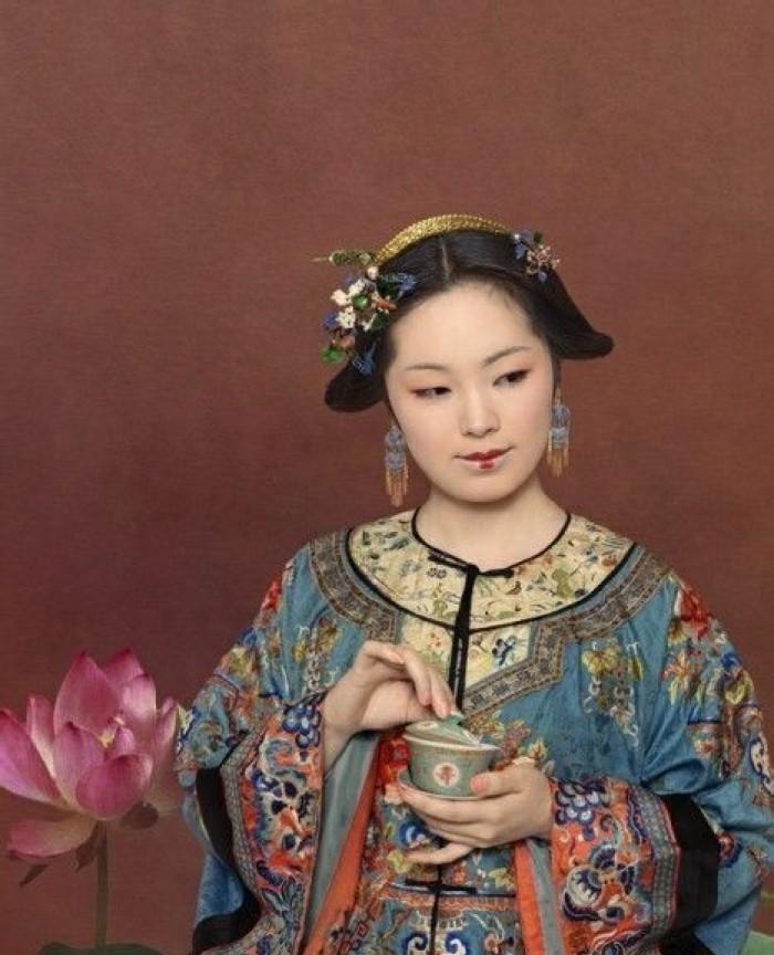 清朝贵族女子发式究竟是怎样的别被影视剧给忽悠了真相是这样的