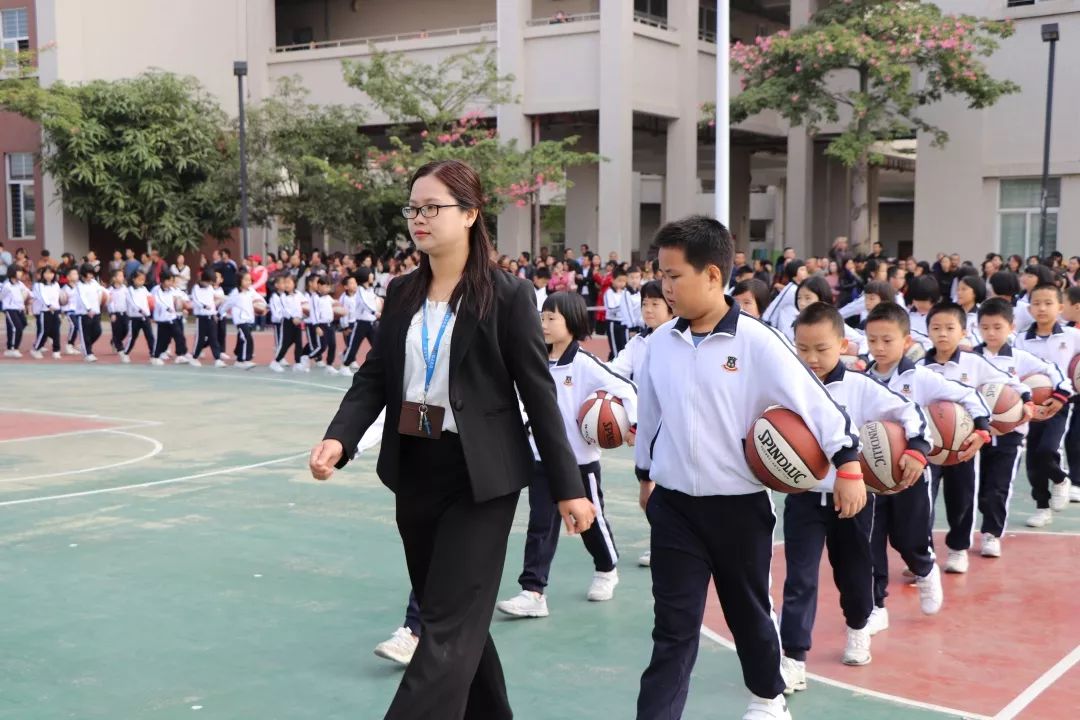 最好的成長是與你攜手同行惠州市光正實驗學校小學部三至六年級的家長