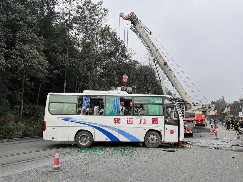 视频今天发生多起交通事故