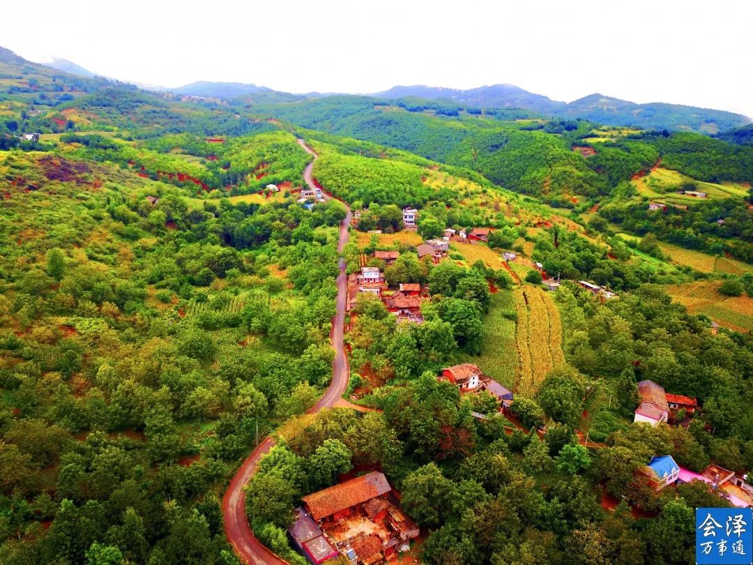 會澤高空下的美麗村莊馬路鄉旁官地村