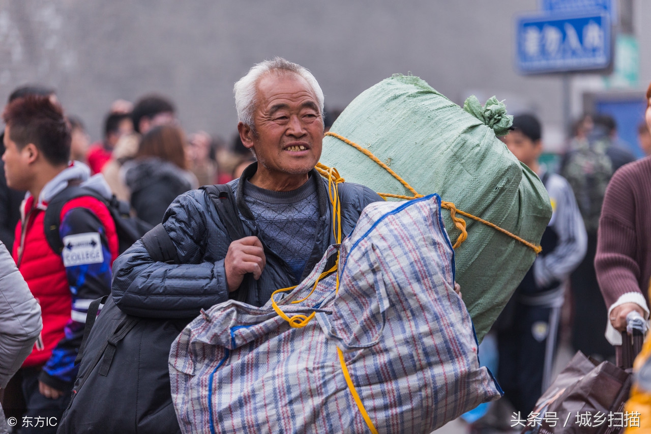 老年農民工春運返鄉,10幅圖直擊生存的不易,哪一幅讓你感到心酸