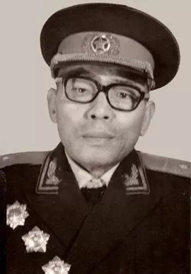 卢绍武少将韦祖珍(1912-1982,广西东兰人.壮族.